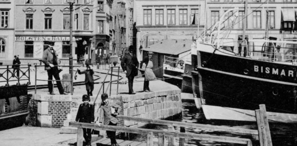 Schwarze Dampferlinie NDC - Bismark Bug am Bootshafen 1893