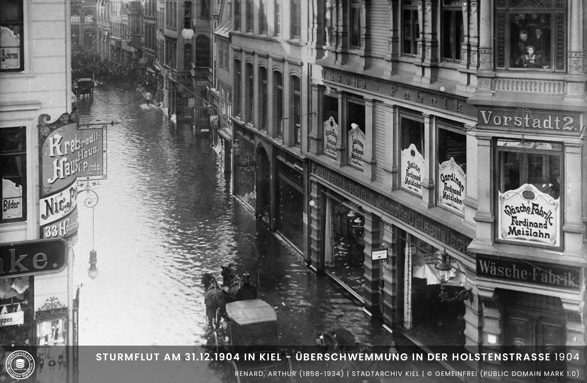 Sturmflut-am-31-Dezember-1904-in-Kiel-Überschwemmung-in-der-Holstenstrasse-1904-min