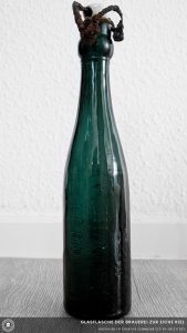 Glasflasche der Brauerei Zur Eiche Kiel