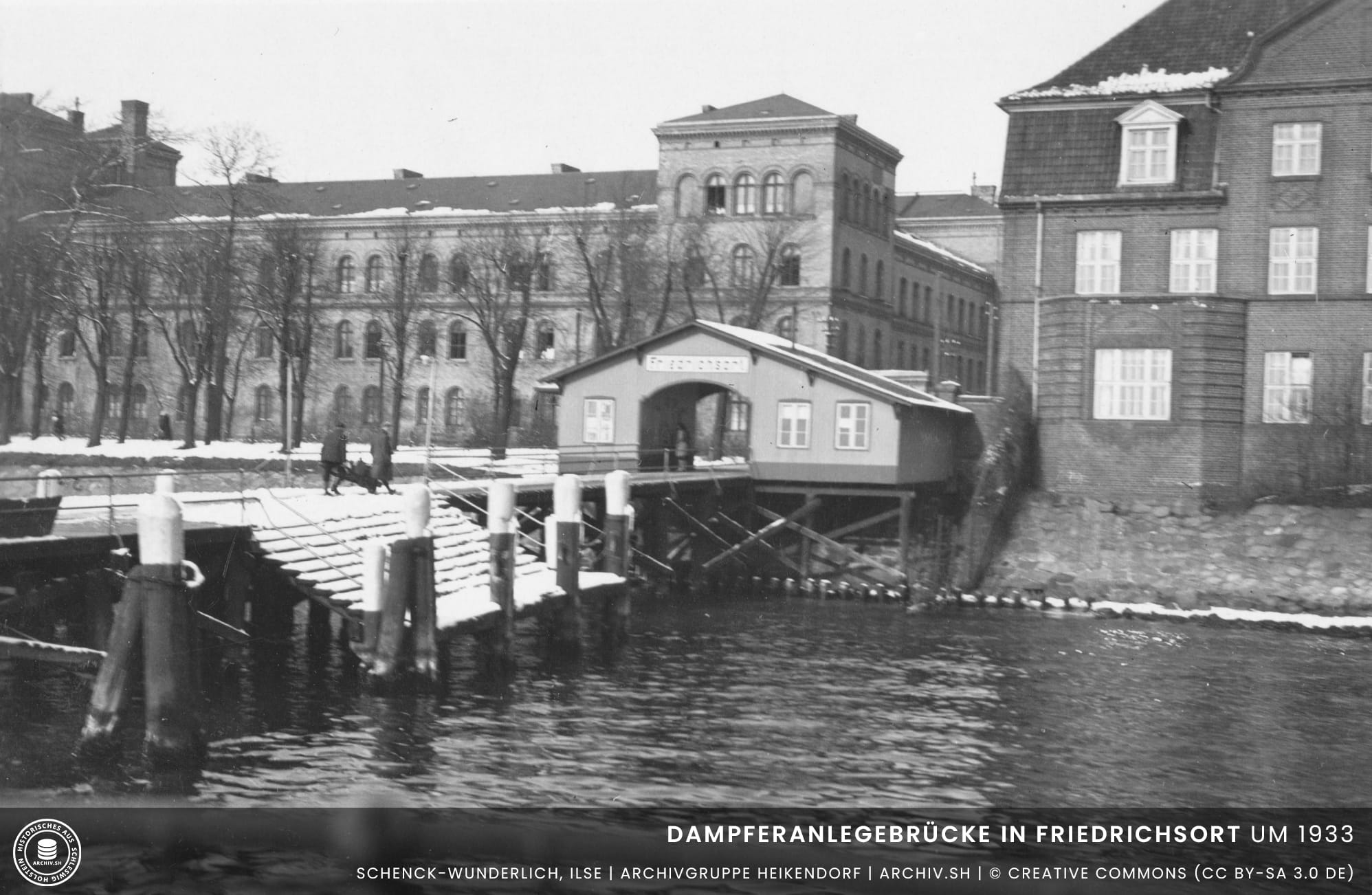 Dampferanlegebrücke-in-Friedrichsort-um-1933